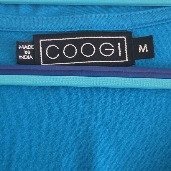 Coogi women's t shirt medium - Picture 2 of 5